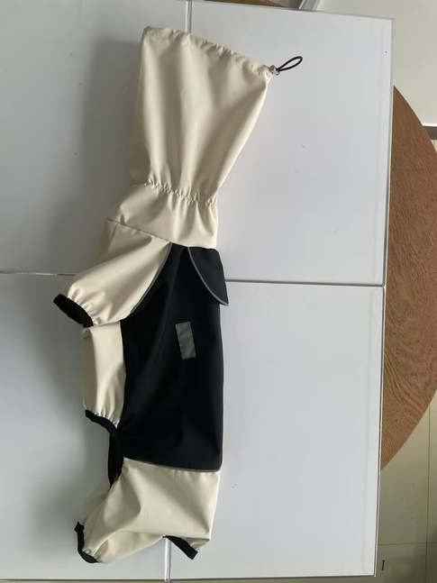 Maßgefertigter 4-Bein Regenmantel & Outdoorjacke — Für jedes Haustier