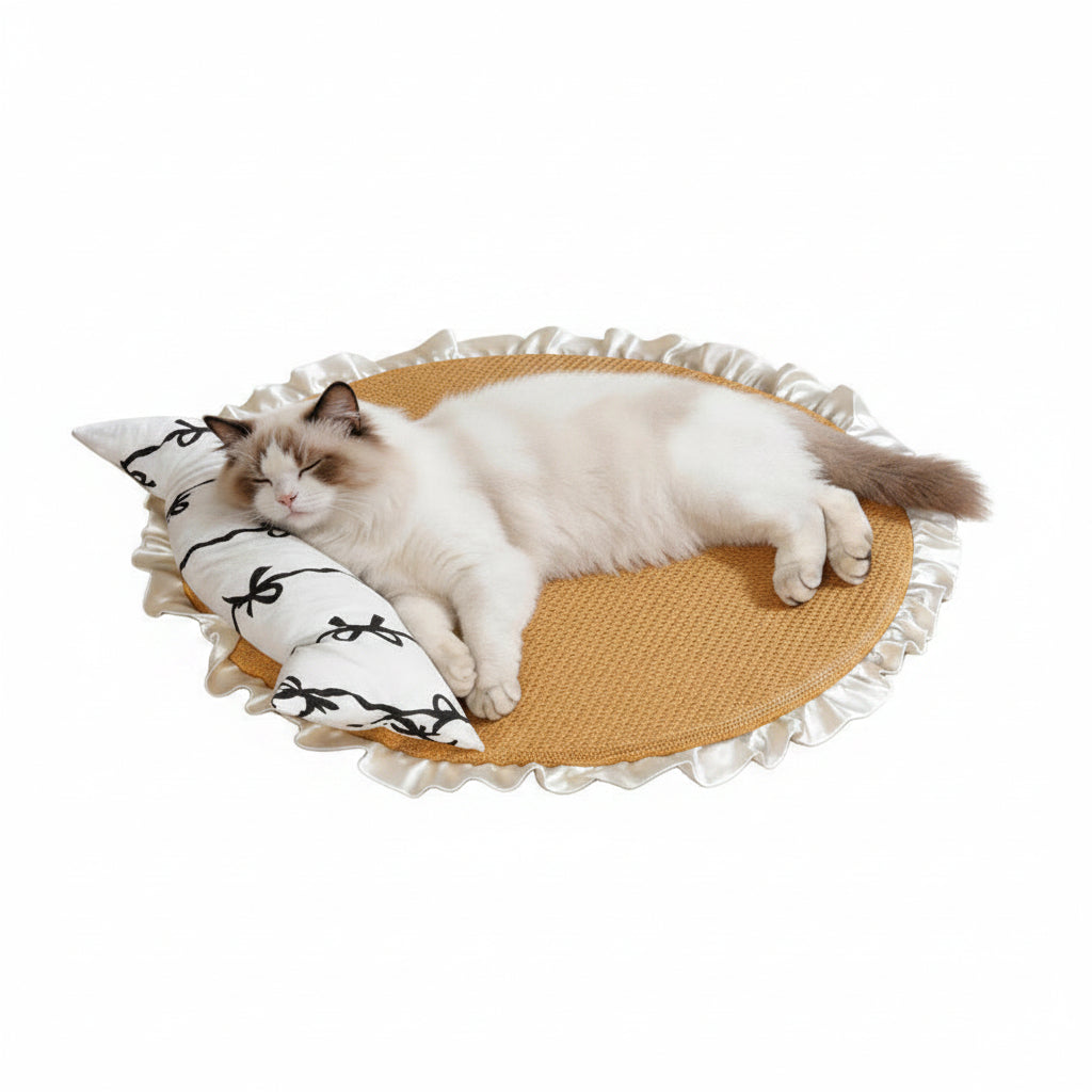 Katzenkissen Sommer – Rundes Kühlkissen aus Rattan mit Kissen & Rüschenrand.